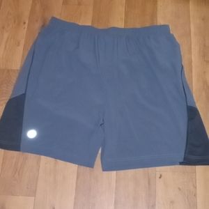 NWOT mens "Jimilaka" gray active shorts w/drawstring waist & pockets